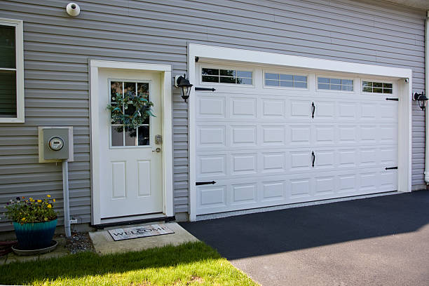 24/7 Emergency Garage Door Panel Replacement experts in Androscoggin County County, ME